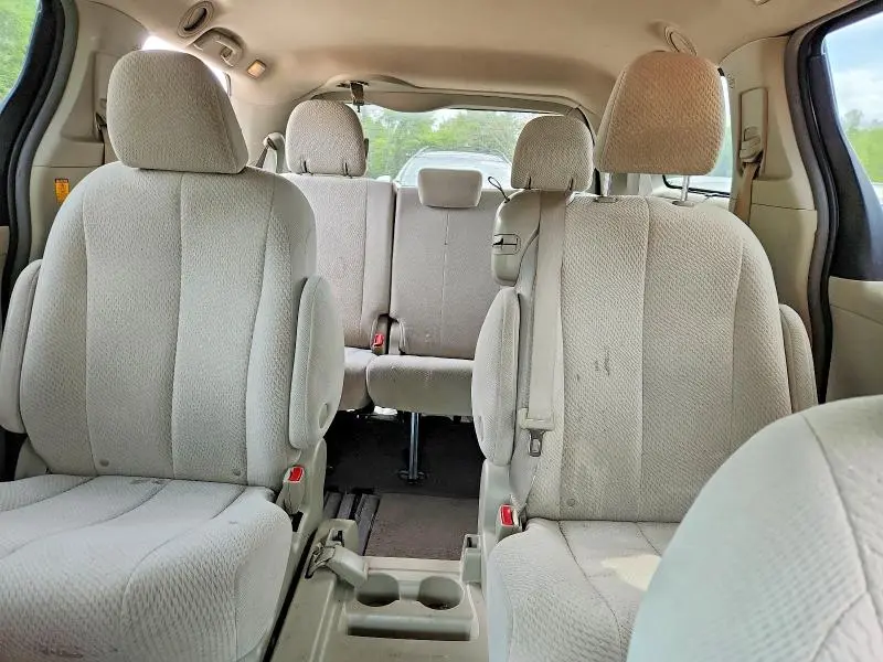 2011 TOYOTA SIENNA LE  