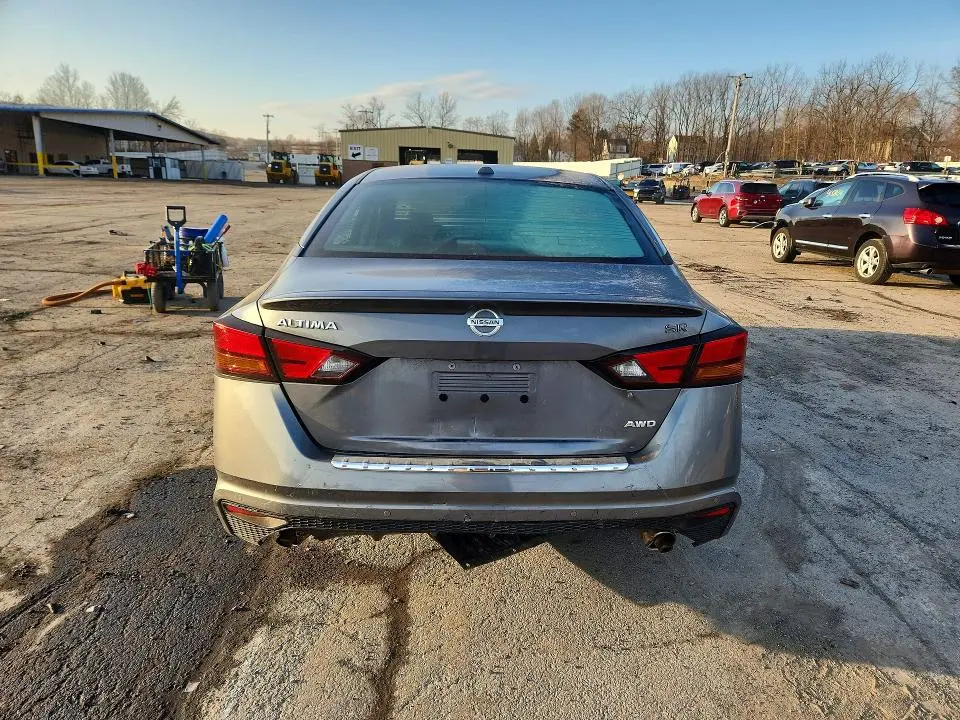 2021 NISSAN ALTIMA 2.5 SR  