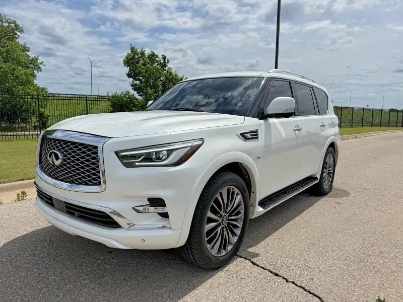 2019 INFINITI QX80 LUXE  