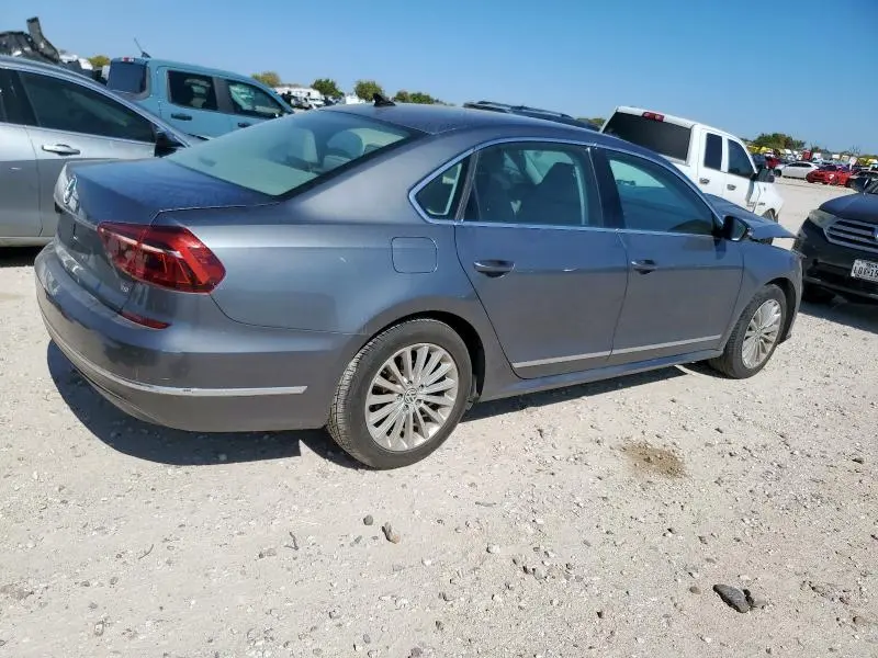 2017 VOLKSWAGEN PASSAT SE  