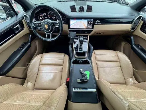 2021 PORSCHE CAYENNE   