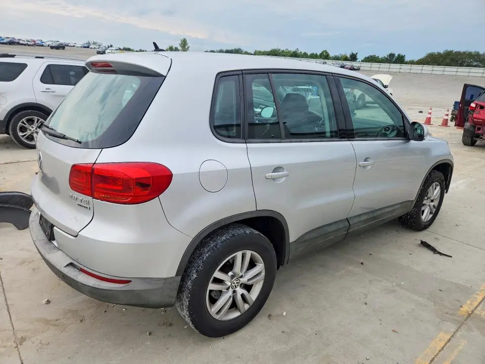 2013 VOLKSWAGEN TIGUAN S  