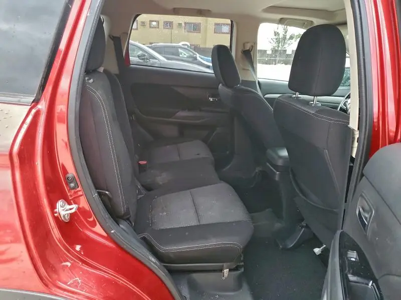 2017 MITSUBISHI OUTLANDER SE  