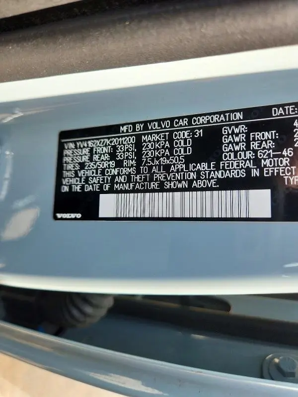2019 VOLVO XC40 T5 MOMENTUM  