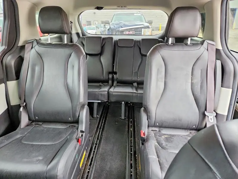 2022 KIA CARNIVAL LX  