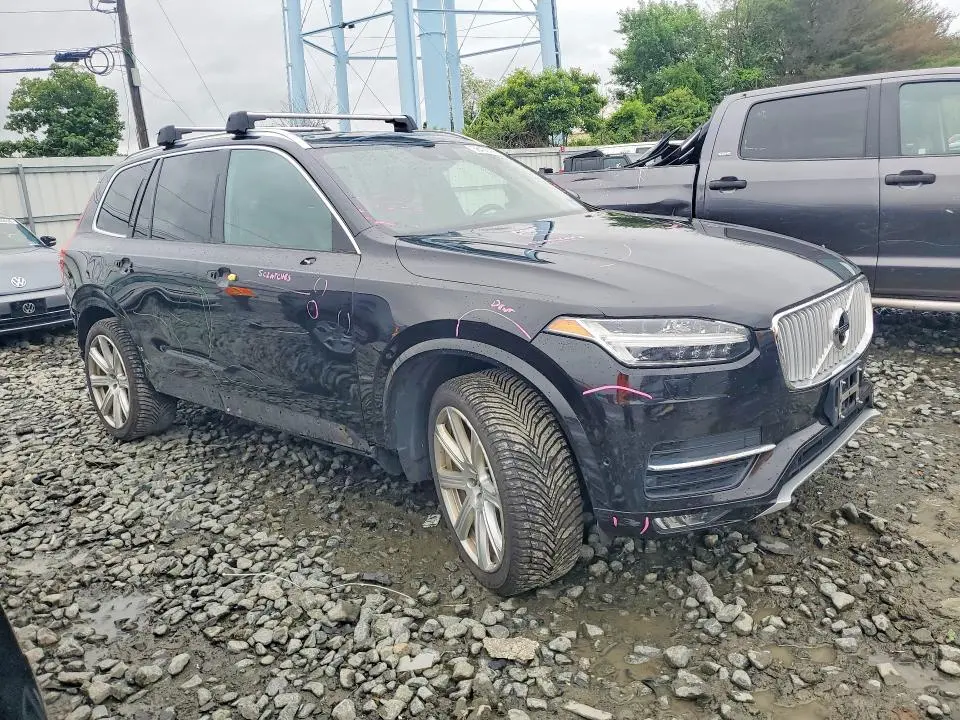 2016 VOLVO XC90 T6  