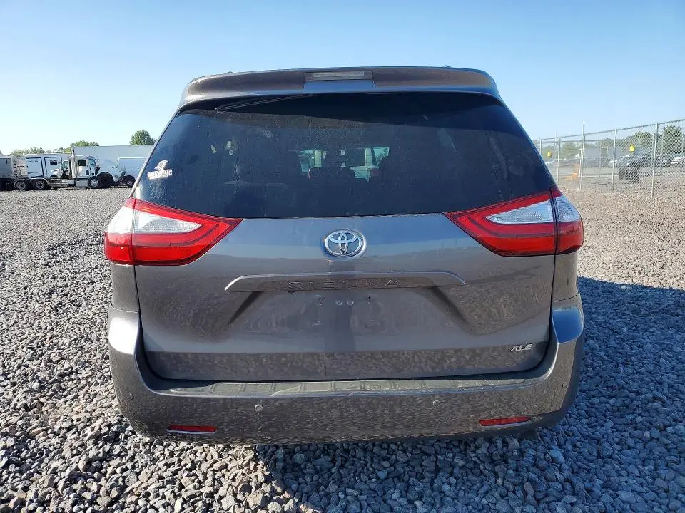 2015 TOYOTA SIENNA XLE 8-PASSENGER  