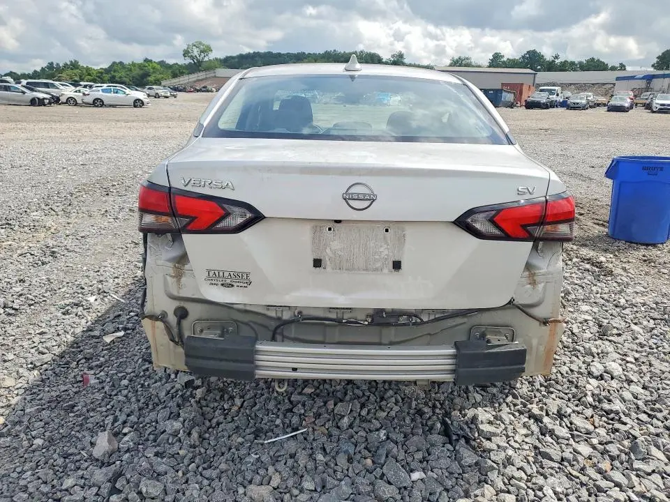 2023 NISSAN VERSA SV  