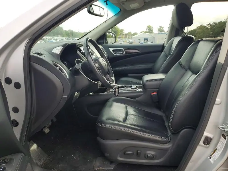 2016 NISSAN PATHFINDER SL  