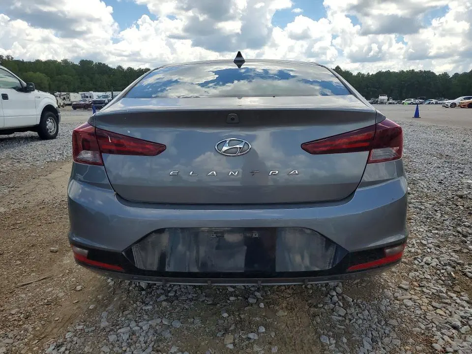 2020 HYUNDAI ELANTRA SEL  