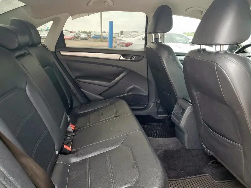 2015 VOLKSWAGEN PASSAT S  