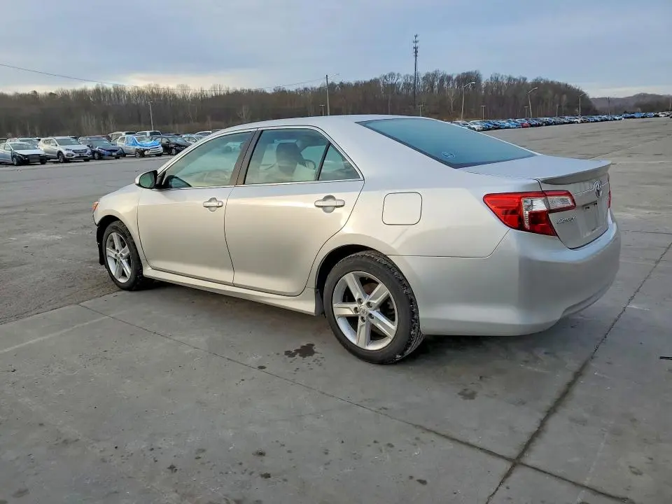 2013 TOYOTA CAMRY SE  