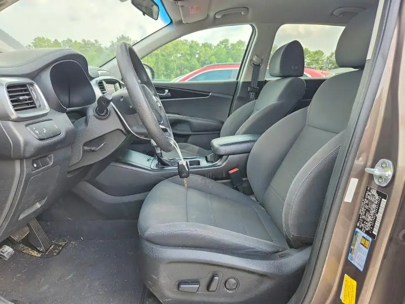 2019 KIA SORENTO LX V6  