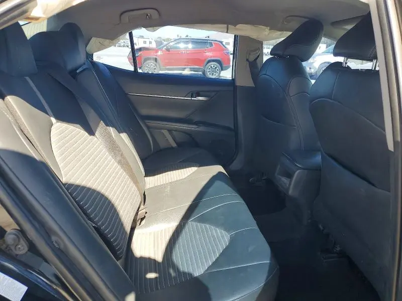 2019 TOYOTA CAMRY SE  