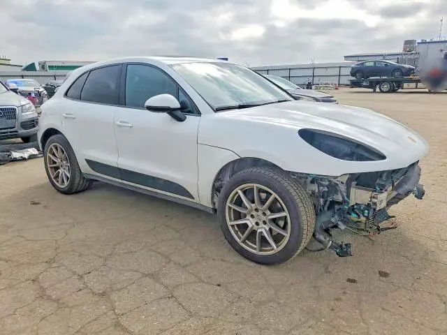 2018 PORSCHE MACAN   