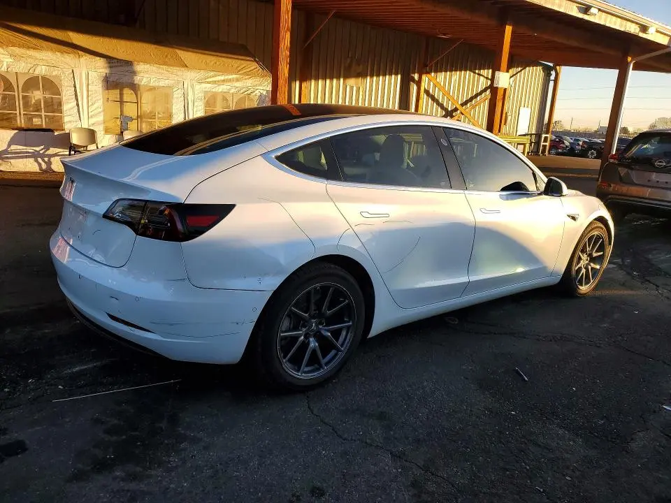 2018 TESLA MODEL 3   