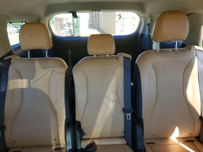 2024 KIA CARNIVAL EX  