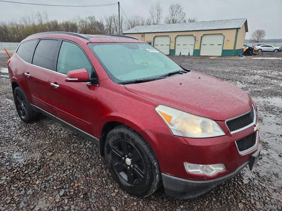 2011 CHEVROLET TRAVERSE LT  
