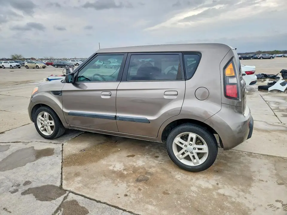 2010 KIA SOUL +  