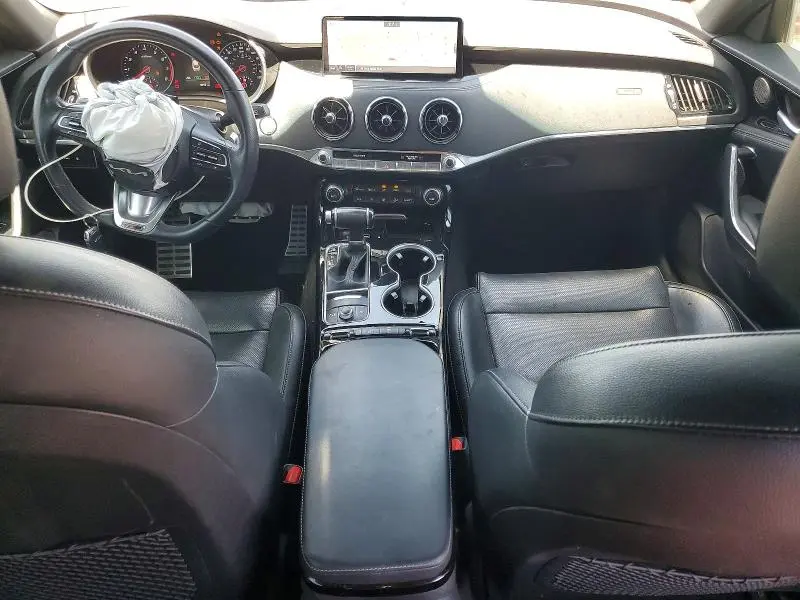 2022 KIA STINGER GT LINE  