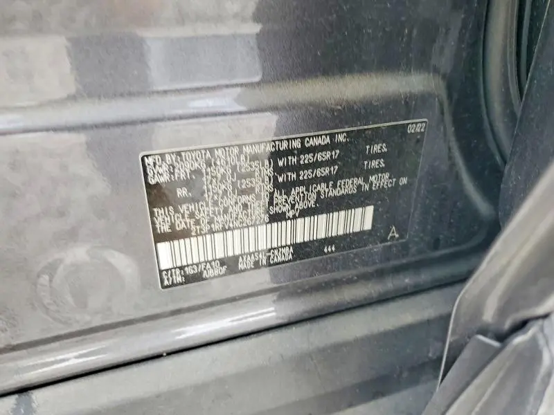 2022 TOYOTA RAV4 XLE  