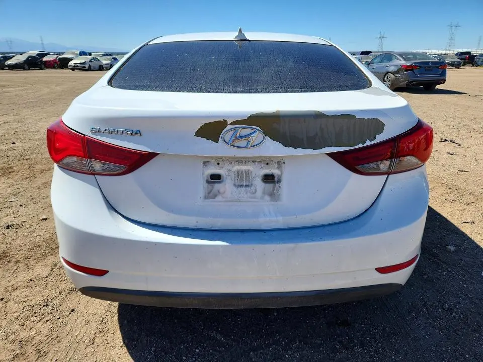 2016 HYUNDAI ELANTRA SE  