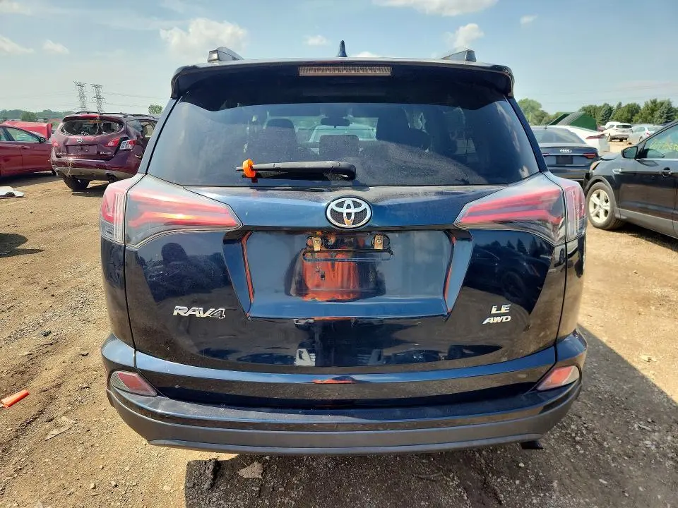 2018 TOYOTA RAV4 LE  