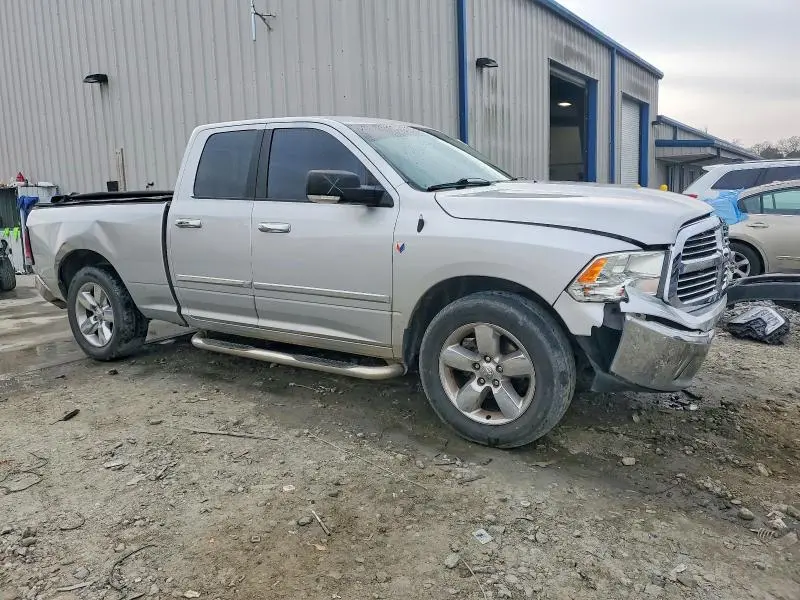 2016 RAM 1500 SLT  
