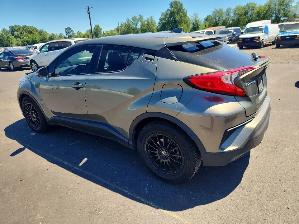 2021 TOYOTA C-HR LE  