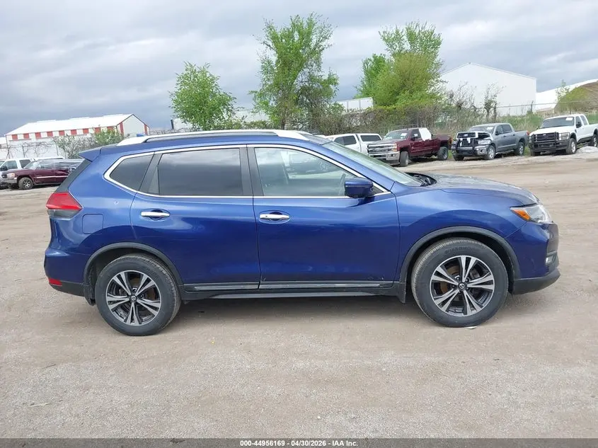 2017 NISSAN ROGUE SL
