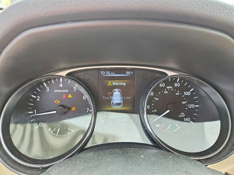 2016 NISSAN ROGUE S  