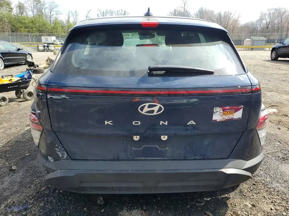 2025 HYUNDAI KONA SE  