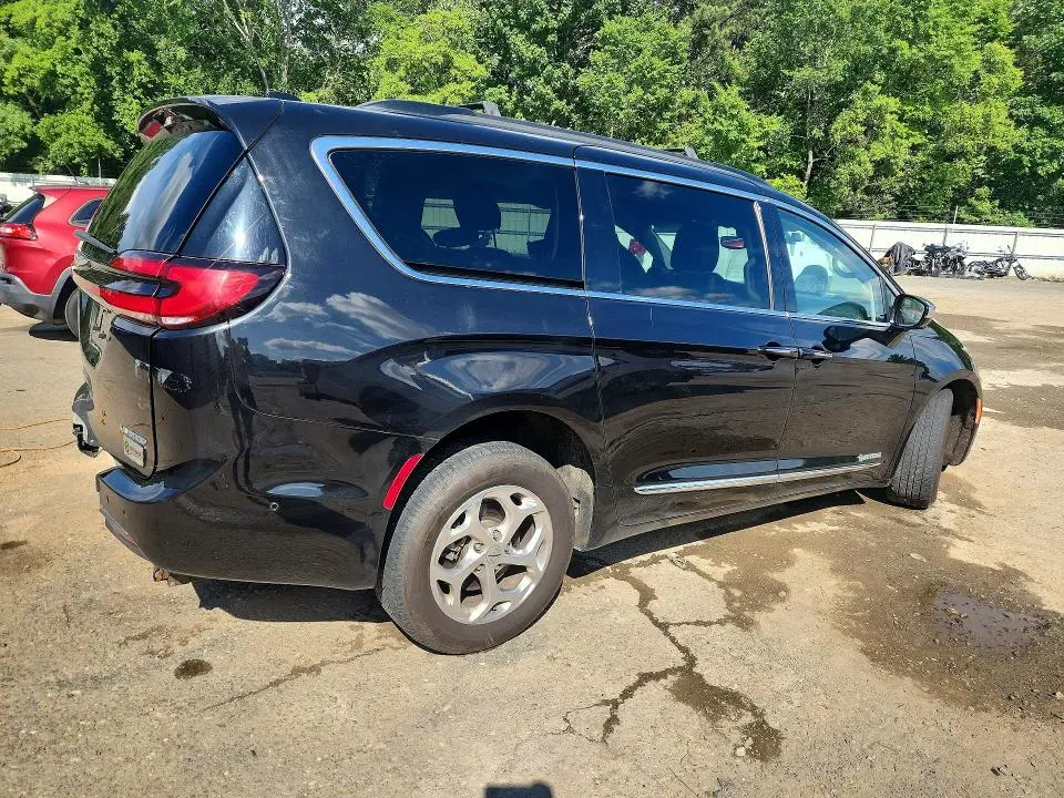 2022 CHRYSLER PACIFICA LIMITED  