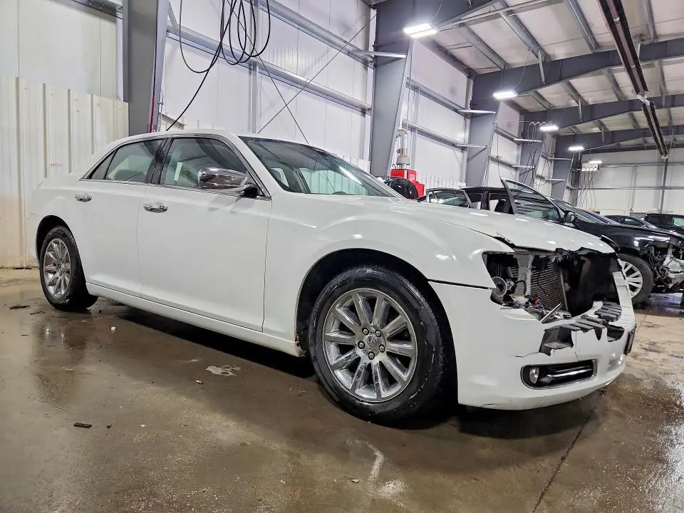 2011 CHRYSLER 300 LIMITED  