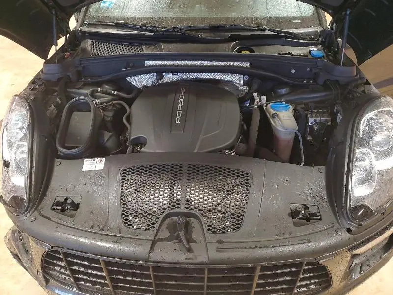 2018 PORSCHE MACAN   