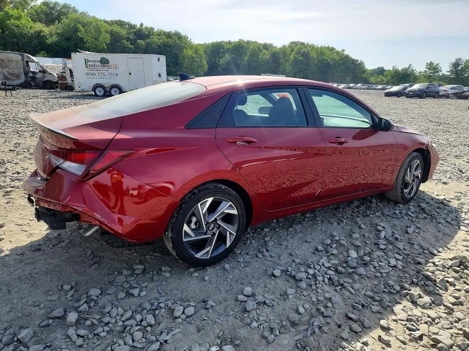 2025 HYUNDAI ELANTRA SEL SPORT  