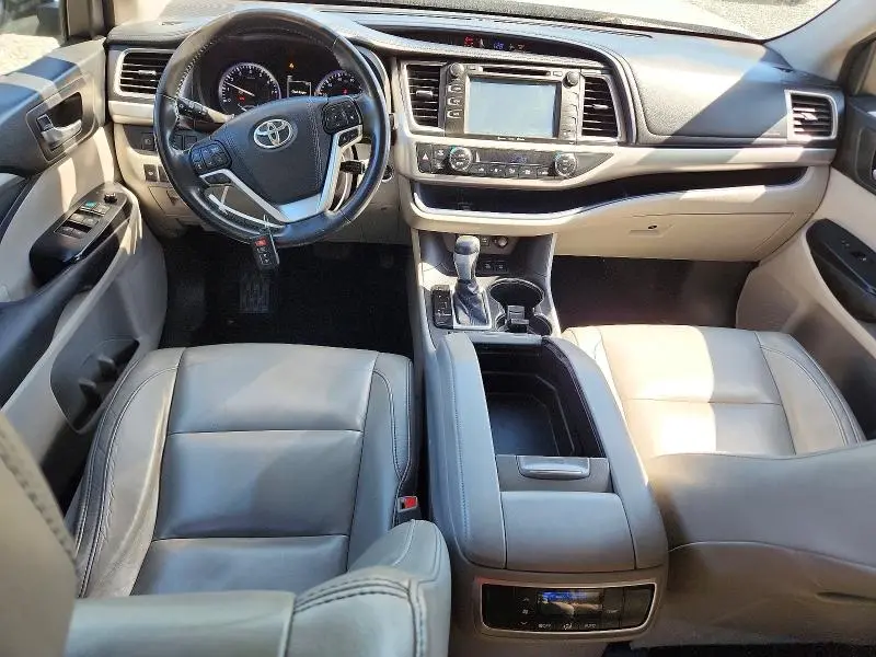 2017 TOYOTA HIGHLANDER XLE  