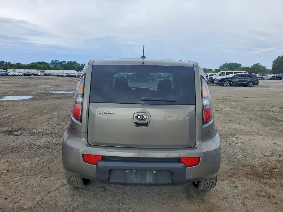 2010 KIA SOUL +  