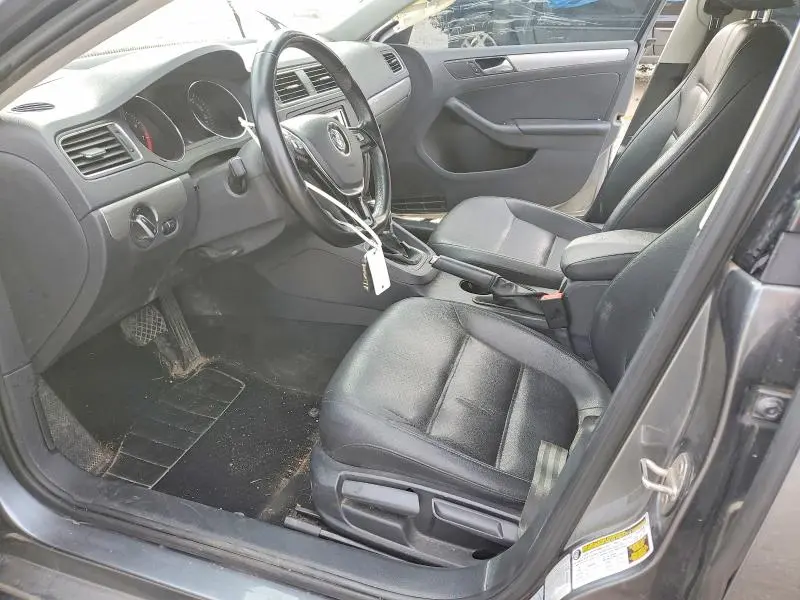 2017 VOLKSWAGEN JETTA SE  