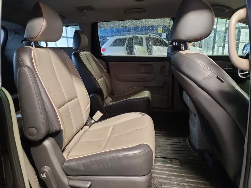 2018 KIA SEDONA LX  
