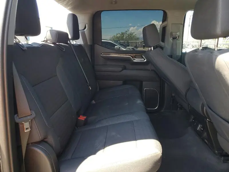 2023 CHEVROLET SILVERADO C1500 LT  