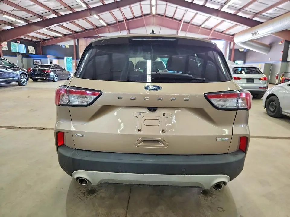 2020 FORD ESCAPE SE  