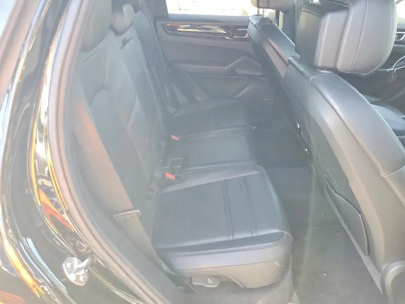 2023 PORSCHE CAYENNE BASE/PLATINUM EDITION  