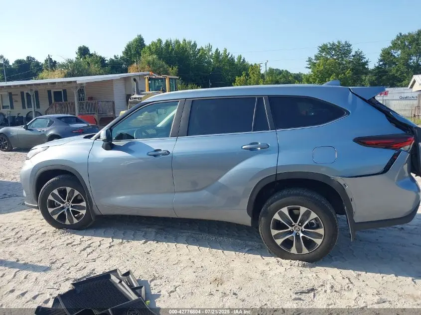 2024 TOYOTA HIGHLANDER XLE