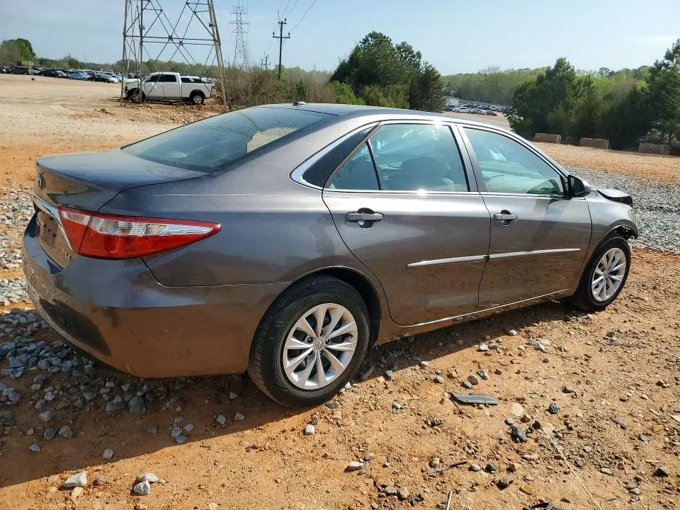 2015 TOYOTA CAMRY LE  