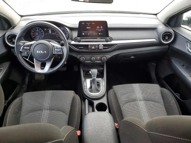 2023 KIA FORTE LX  