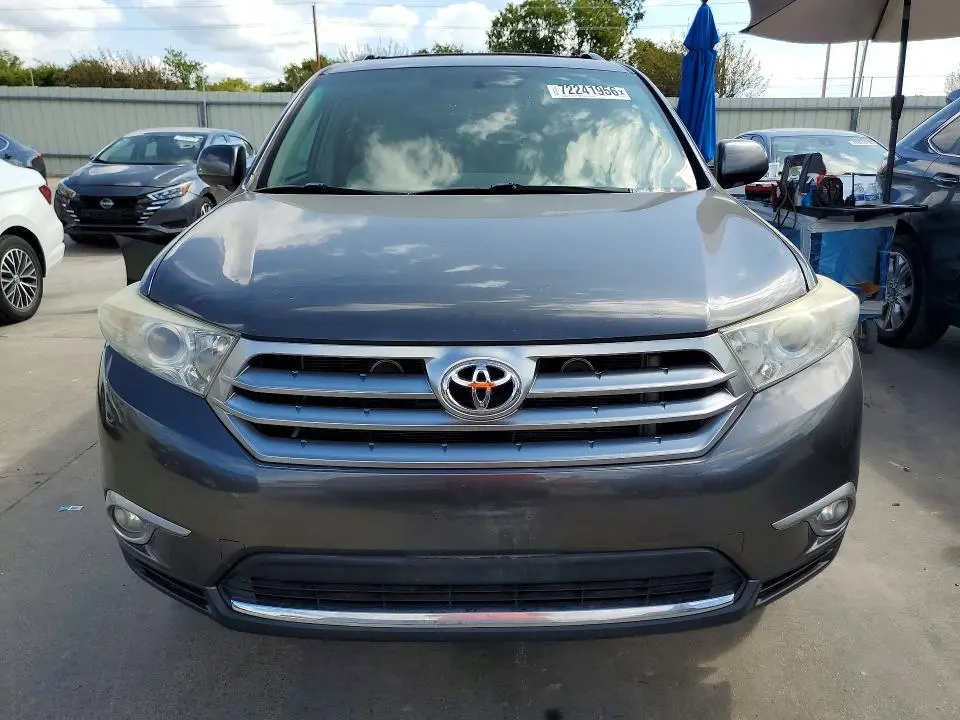 2013 TOYOTA HIGHLANDER LIMITED  