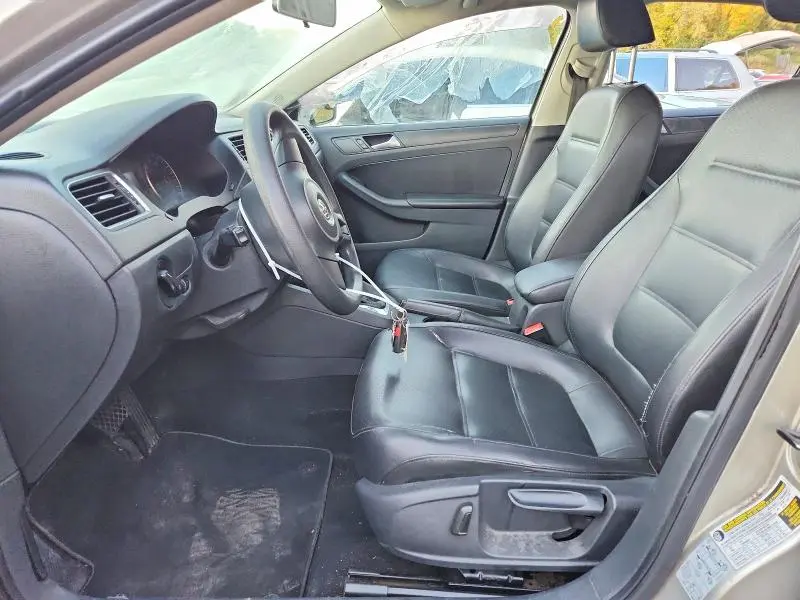 2014 VOLKSWAGEN JETTA SE  