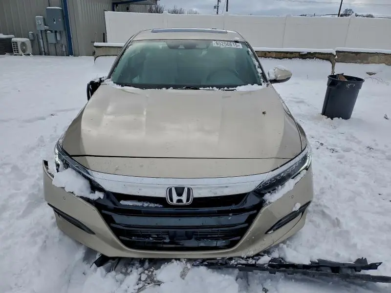 2019 HONDA ACCORD TOURING  