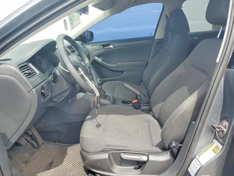 2011 VOLKSWAGEN JETTA BASE  